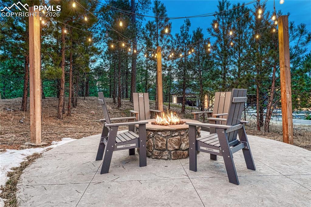 Image 43 of 50: Patio