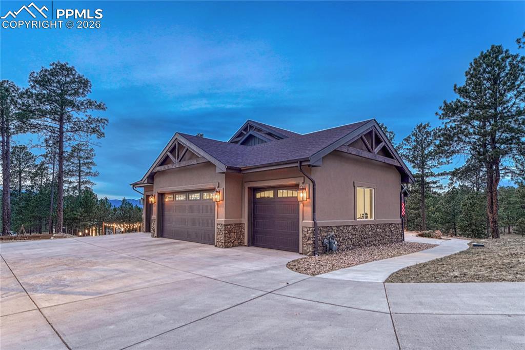 Image 5 of 50: Side of Structure