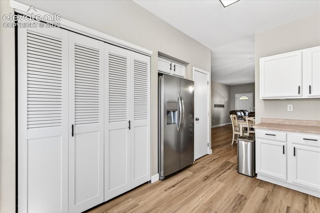 Image 8 of 28: Kitchen