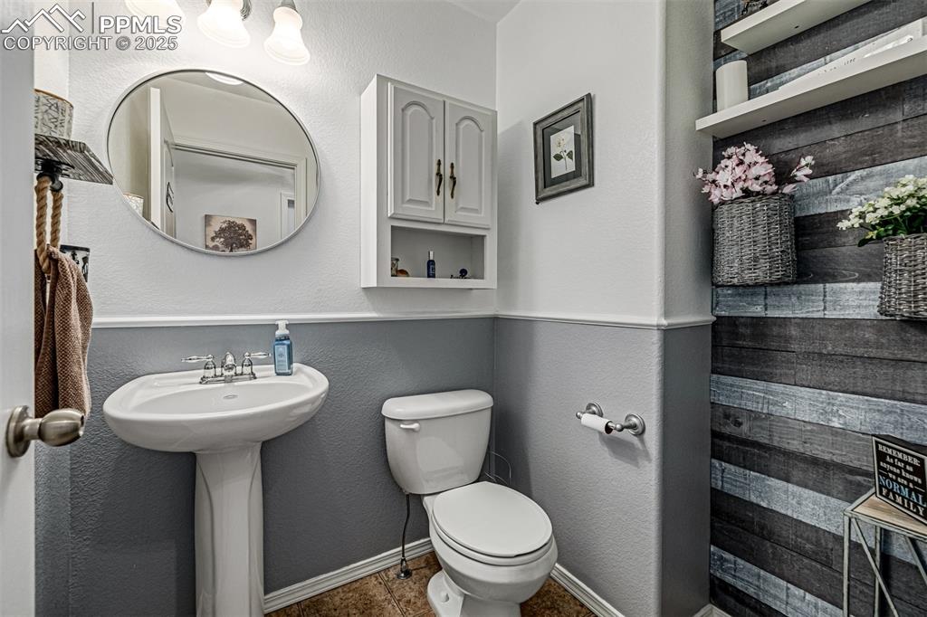 Image 11 of 25: Bathroom