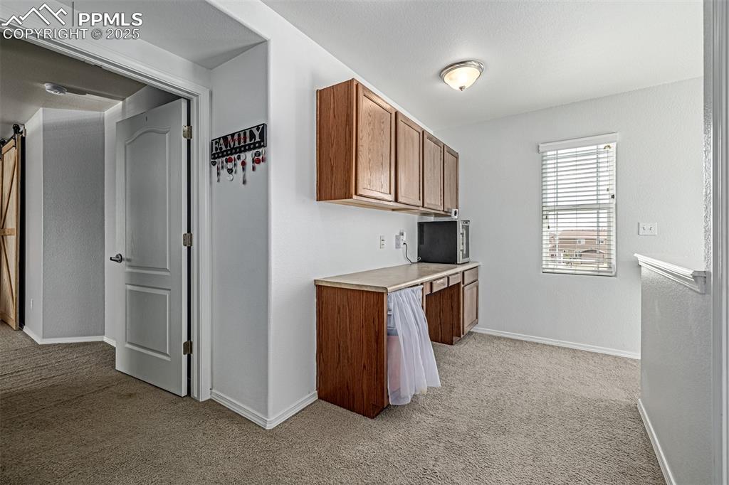 Image 18 of 25: Kitchen