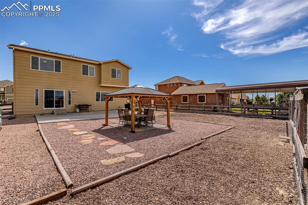 Image 22 of 25: Back of Structure