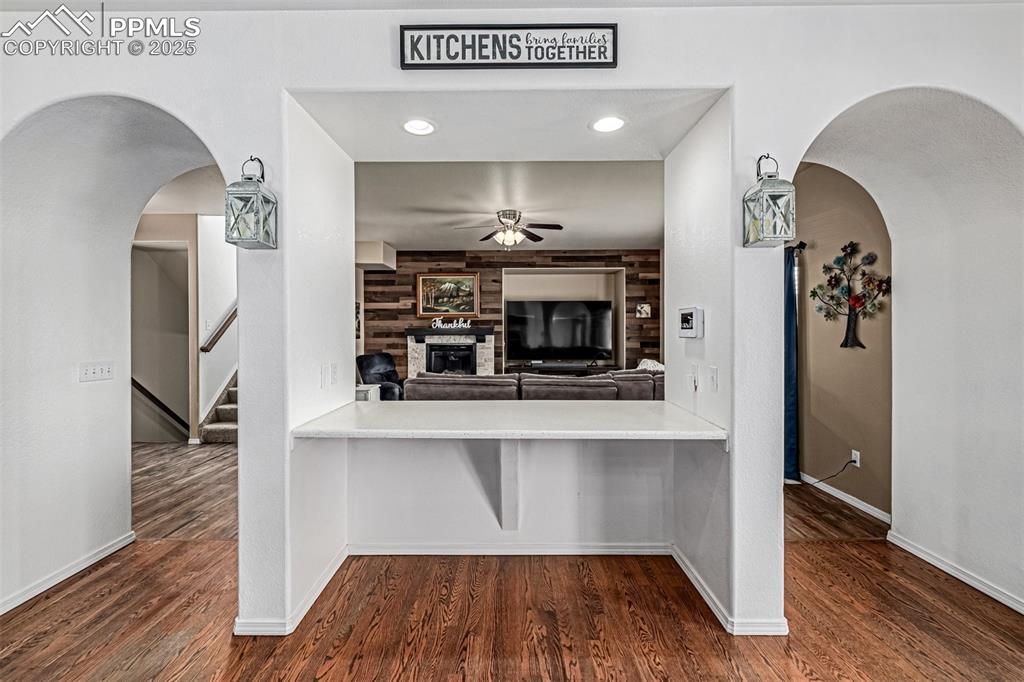 Image 6 of 25: Kitchen