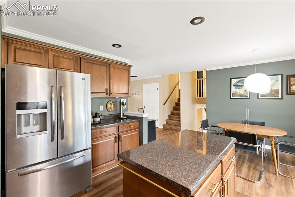 Image 11 of 26: Kitchen