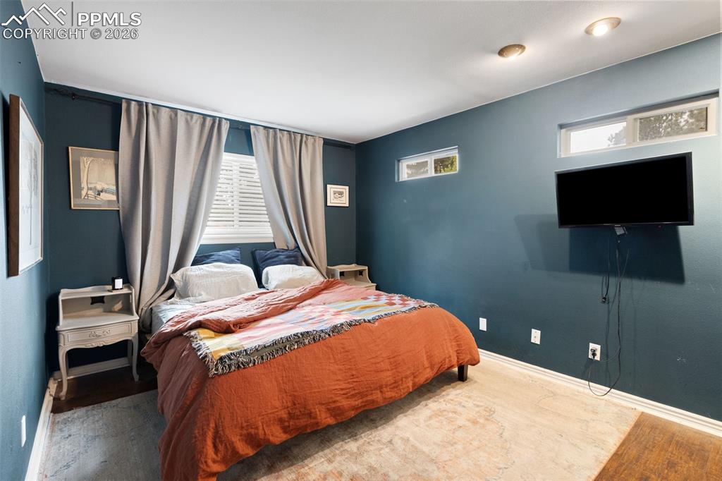 Image 13 of 26: Bedroom