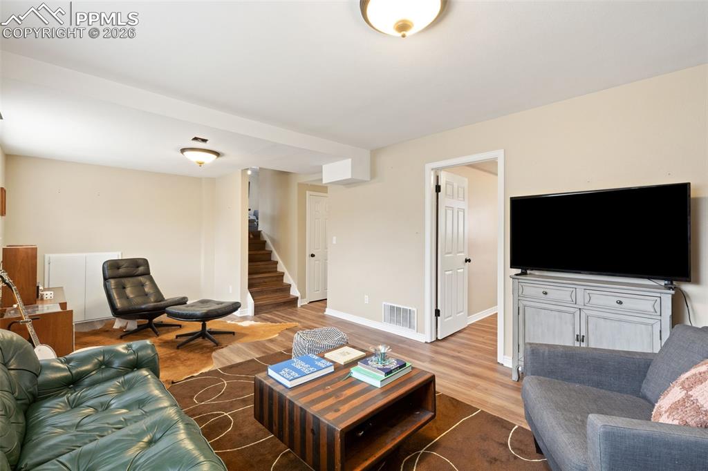 Image 21 of 26: Living Room