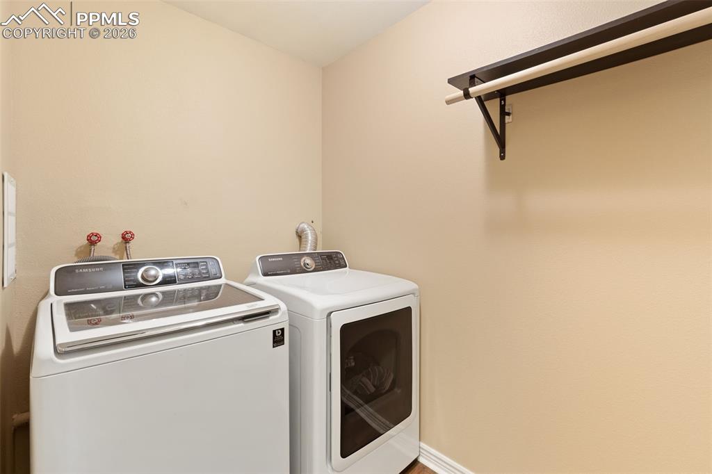 Image 24 of 26: Laundry