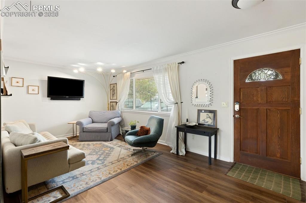 Image 5 of 26: Living Room