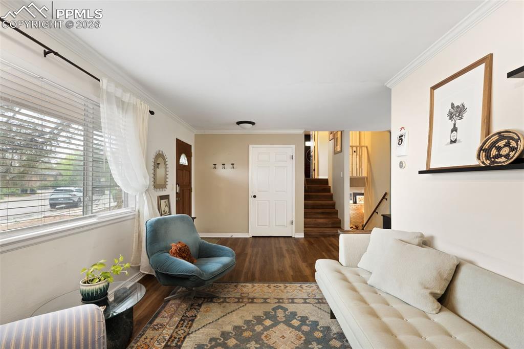 Image 6 of 26: Sitting Room