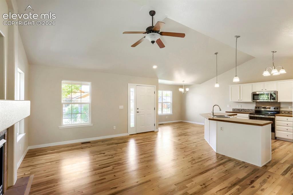 Image 9 of 32: Living Room