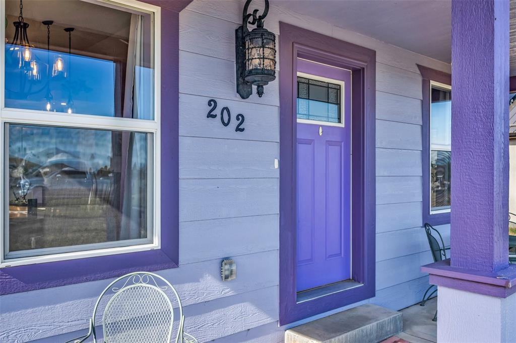 Image 4 of 44: Entry