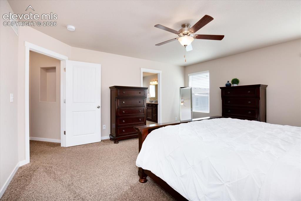 Image 14 of 32: Bedroom