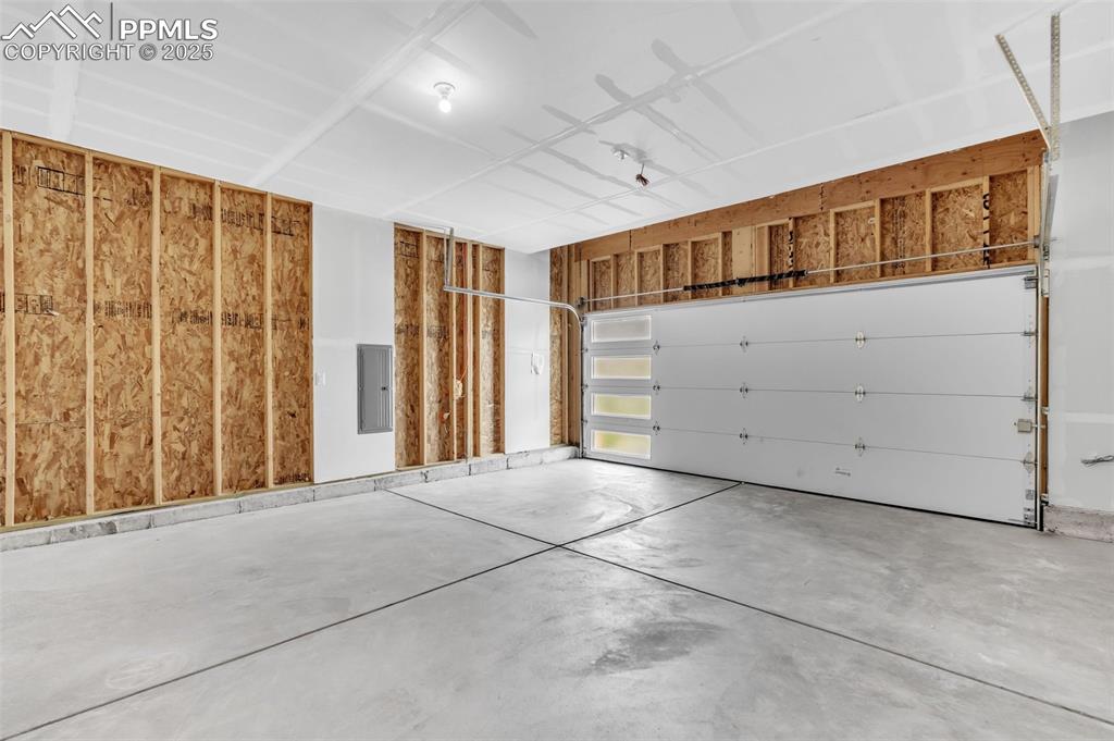 Image 38 of 43: View of garage