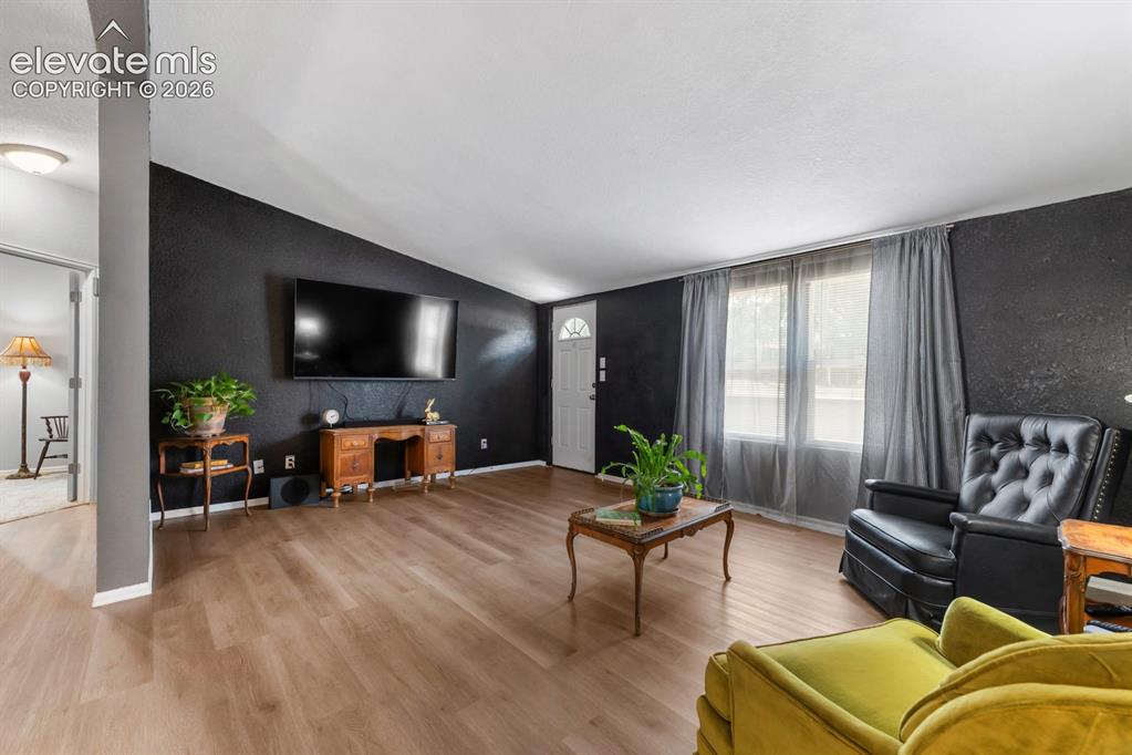 Image 4 of 20: Living Room