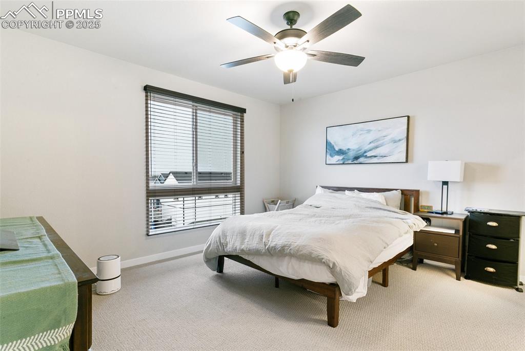 Image 17 of 27: Bedroom