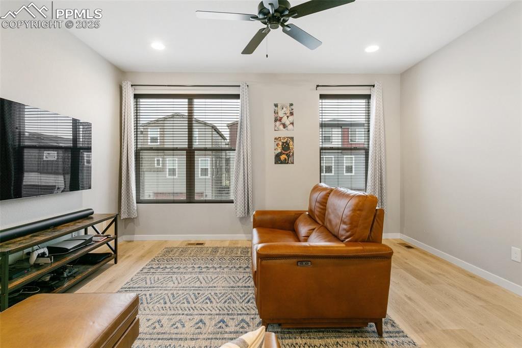 Image 4 of 27: Living Room