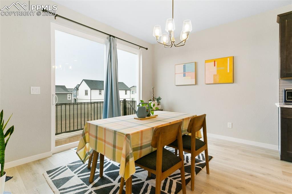 Image 6 of 27: Dining Area