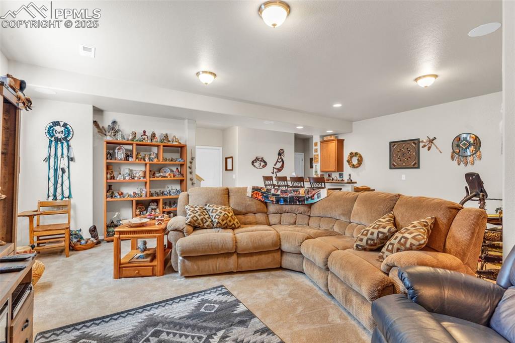 Image 37 of 50: Living Room