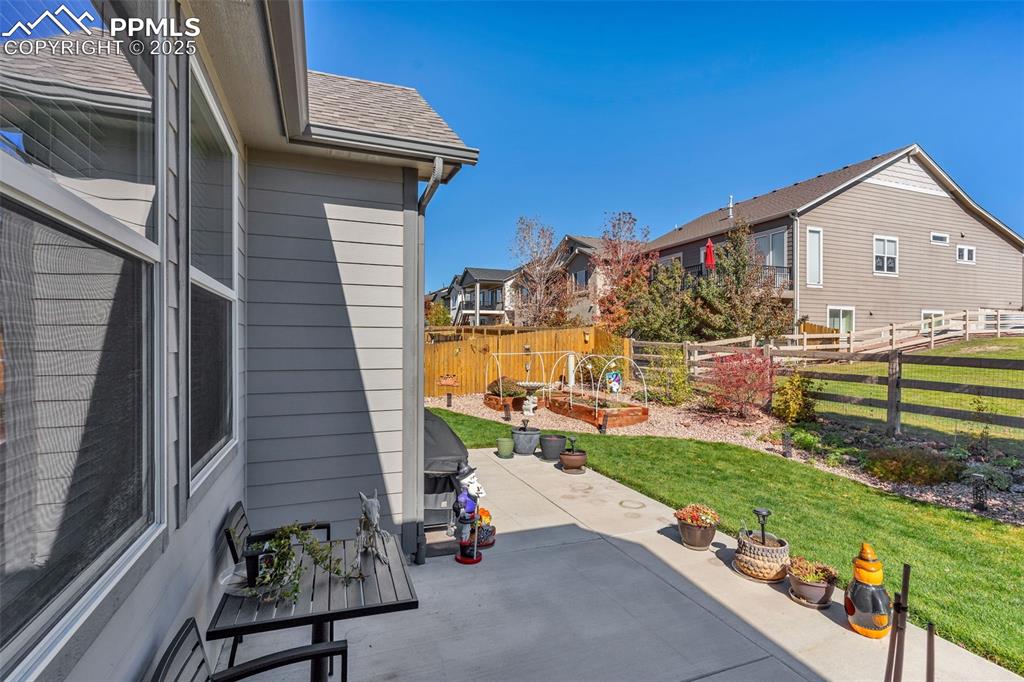 Image 43 of 50: Patio