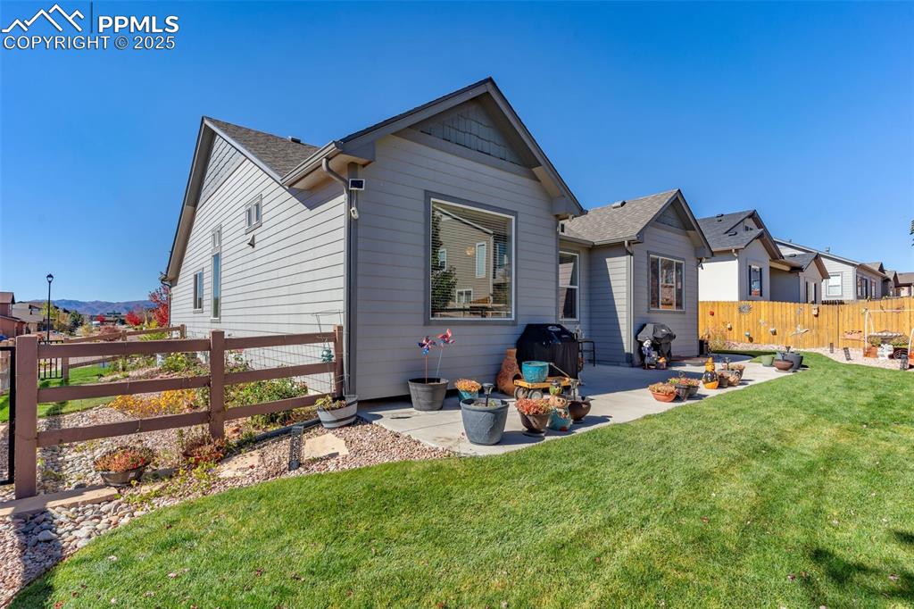 Image 47 of 50: Back of Structure