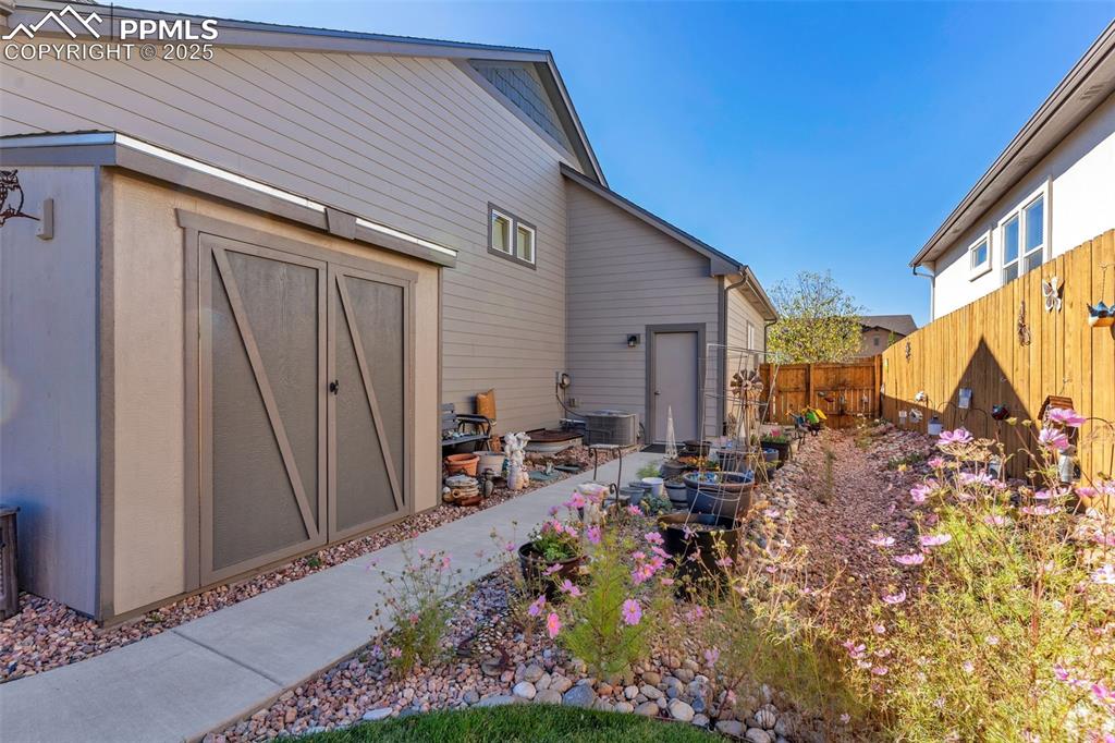 Image 50 of 50: Back of Structure