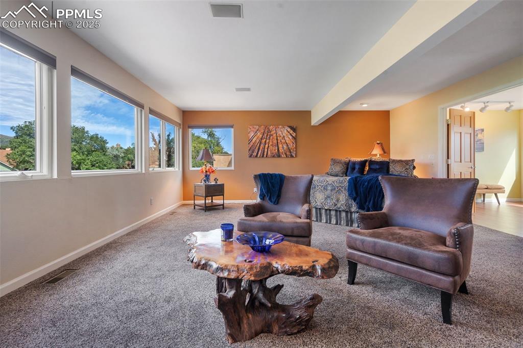 Image 28 of 50: Living Room