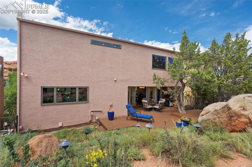 Image 34 of 50: Back of Structure