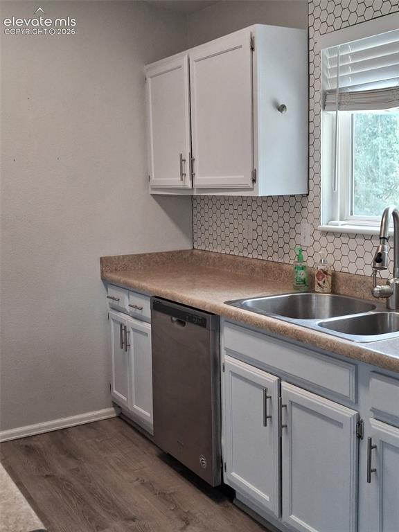 Image 16 of 29: Kitchen