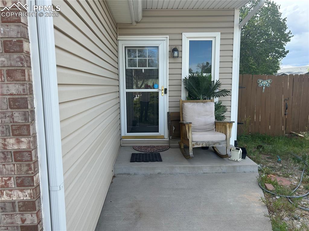 Image 2 of 10: Front door entrance