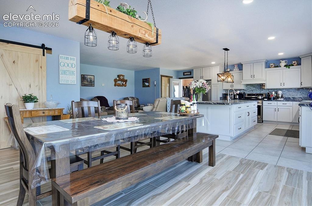 Image 10 of 44: Dining Area