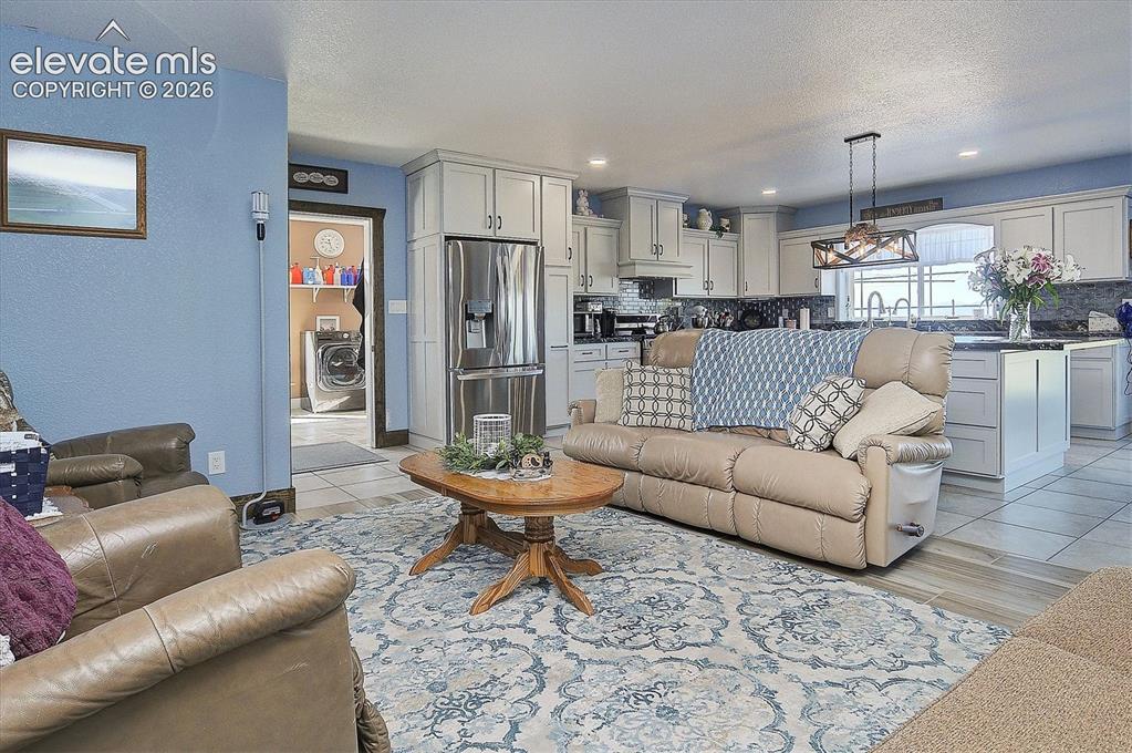 Image 16 of 44: Living Room