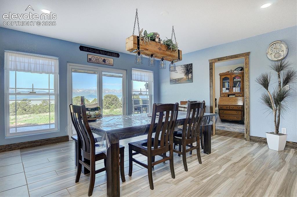 Image 8 of 44: Dining Area