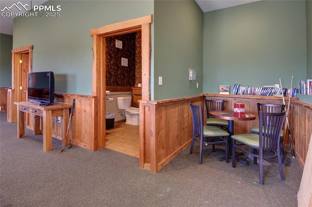 Image 29 of 50: CH Game Table