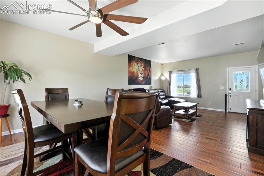 Image 6 of 37: Dining Area