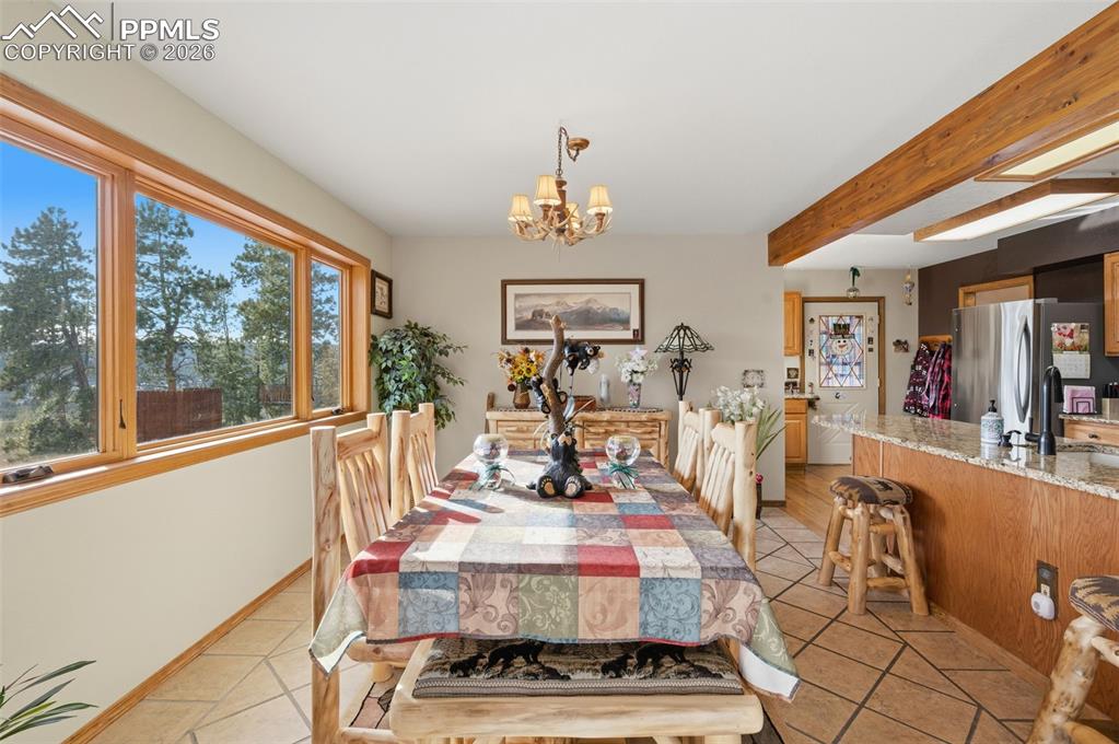 Image 10 of 37: Dining Area