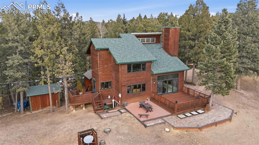 Image 3 of 37: Back of Structure