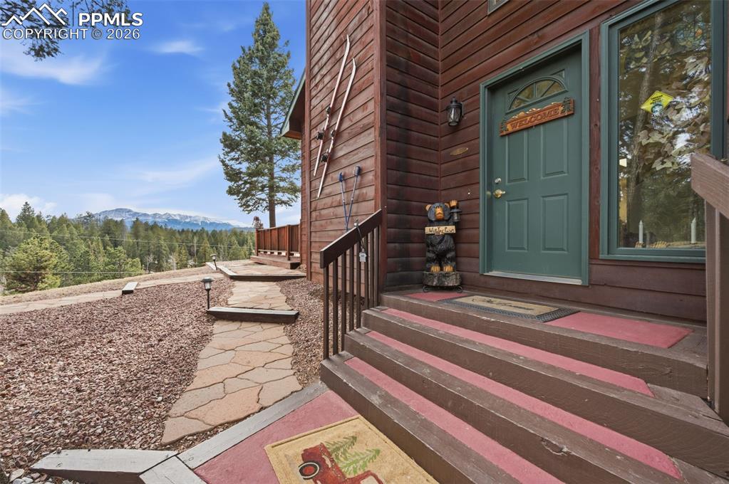 Image 4 of 37: Entry