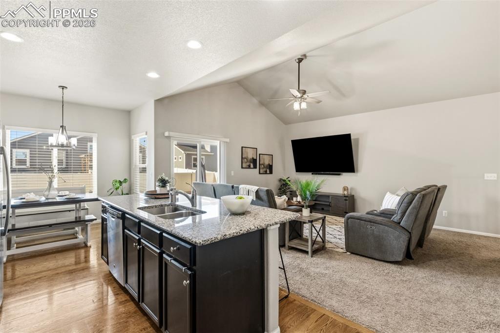 Image 10 of 34: Kitchen