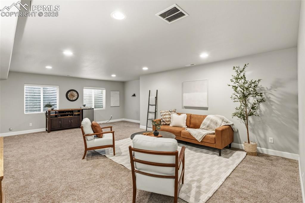 Image 19 of 34: Living Room