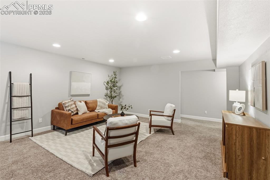 Image 21 of 34: Living Room