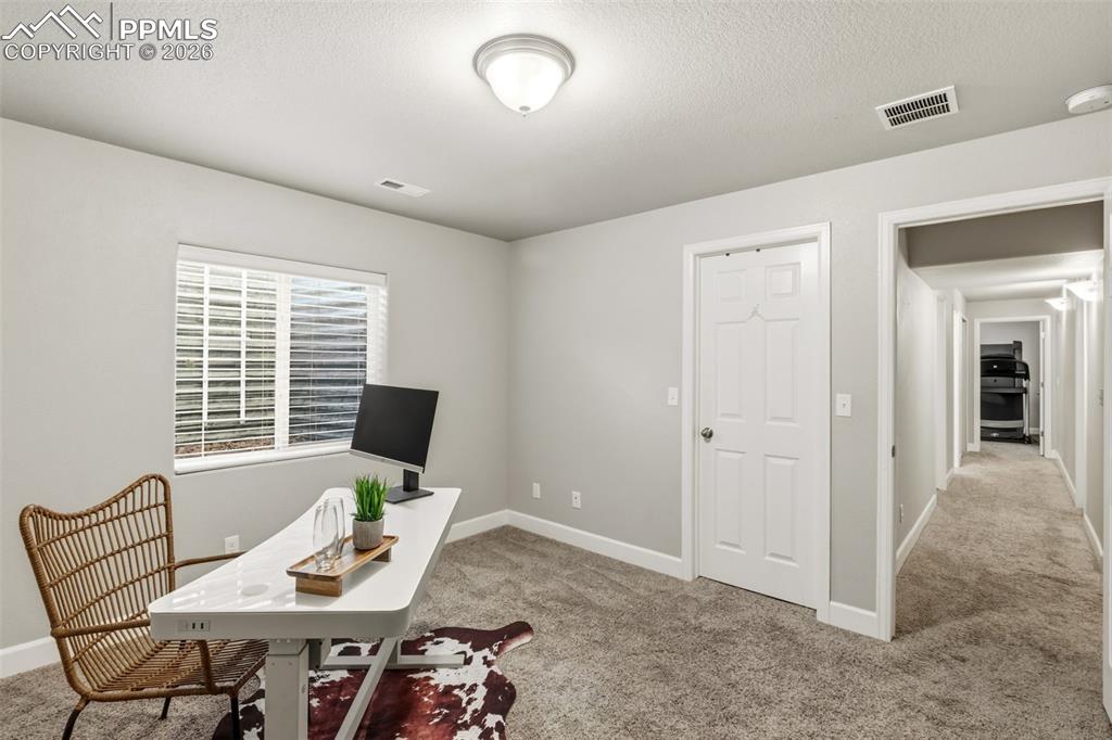 Image 25 of 34: Office