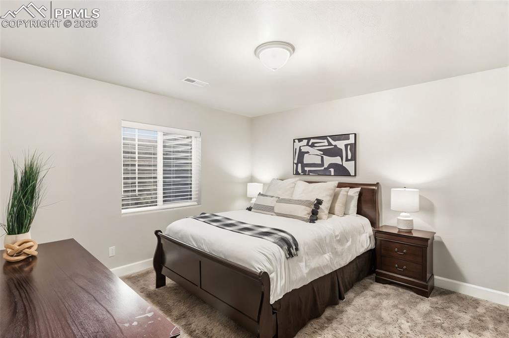 Image 26 of 34: Bedroom