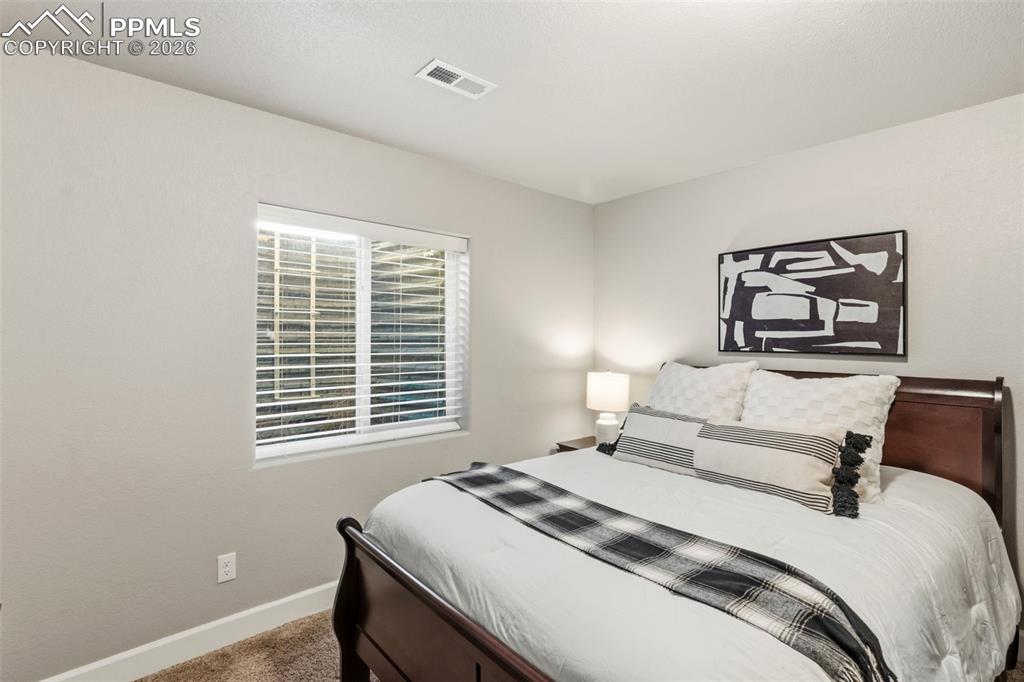 Image 27 of 34: Bedroom