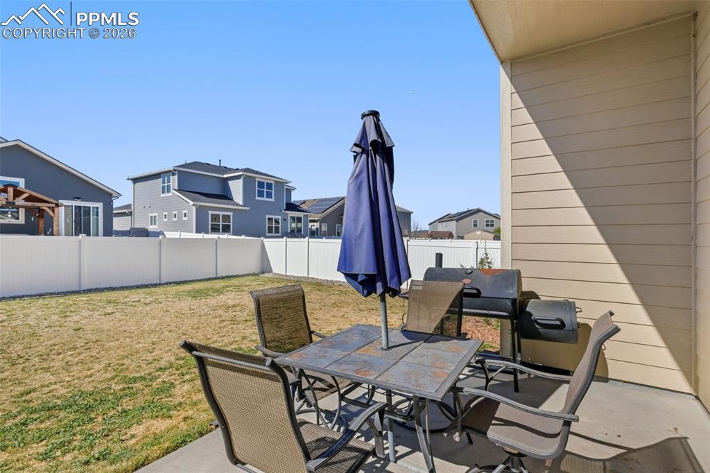 Image 29 of 34: Patio