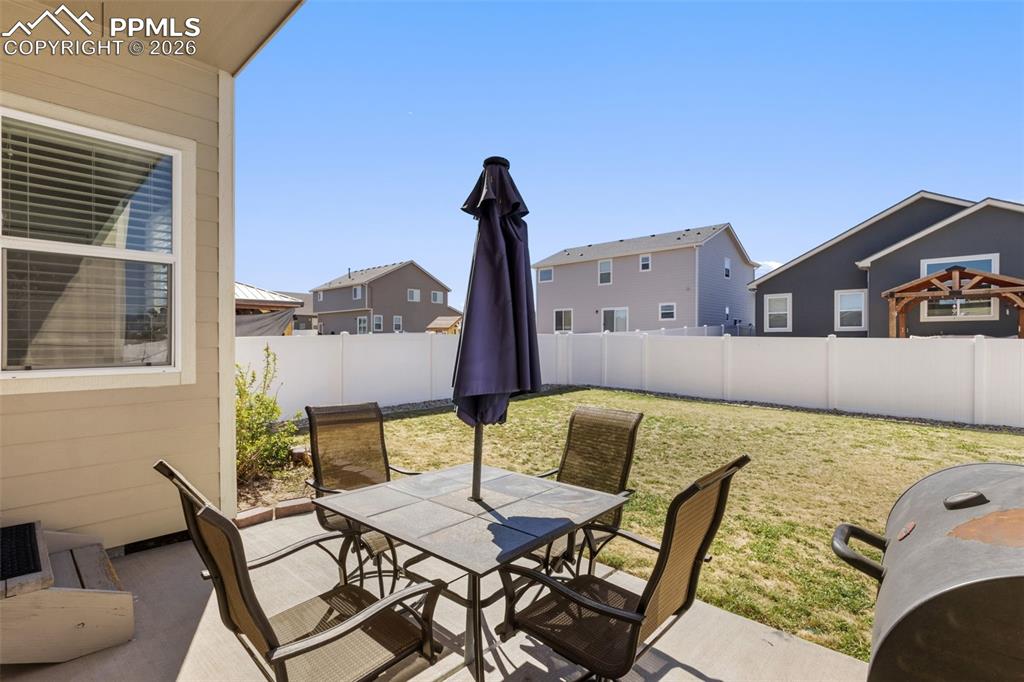 Image 30 of 34: Patio