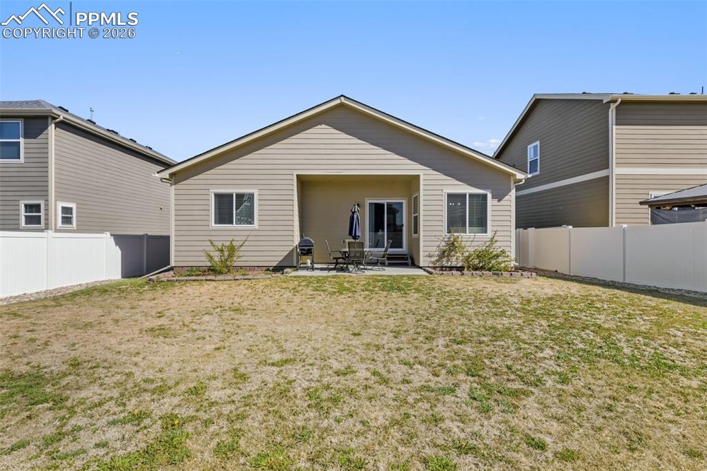 Image 32 of 34: Back of Structure