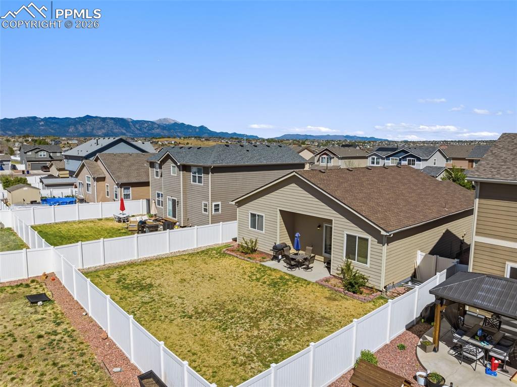 Image 34 of 34: Back of Structure