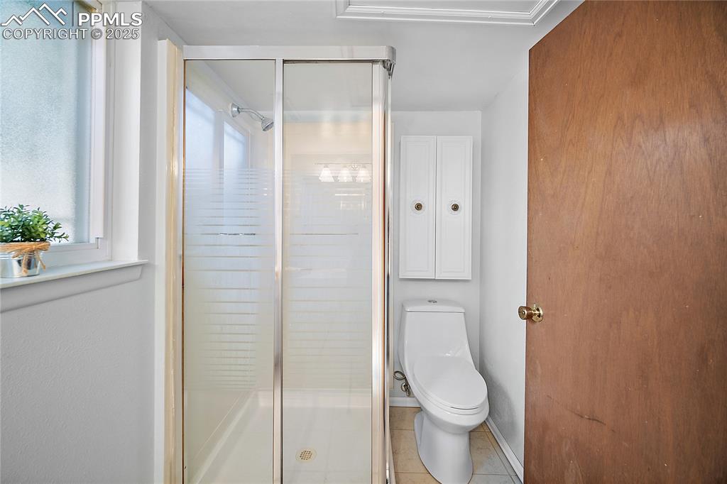 Image 28 of 41: Bathroom