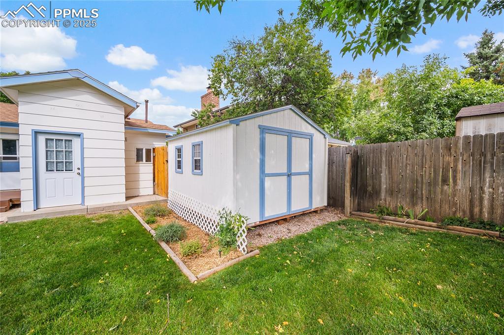 Image 33 of 41: Storage shed