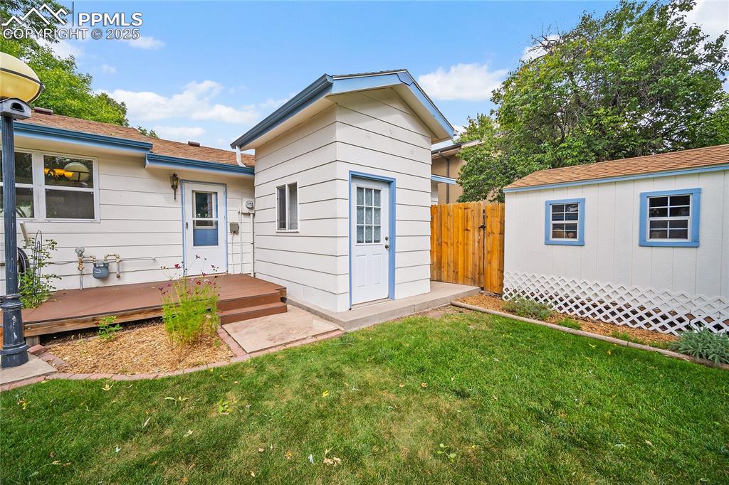 Image 34 of 41: Back of Structure